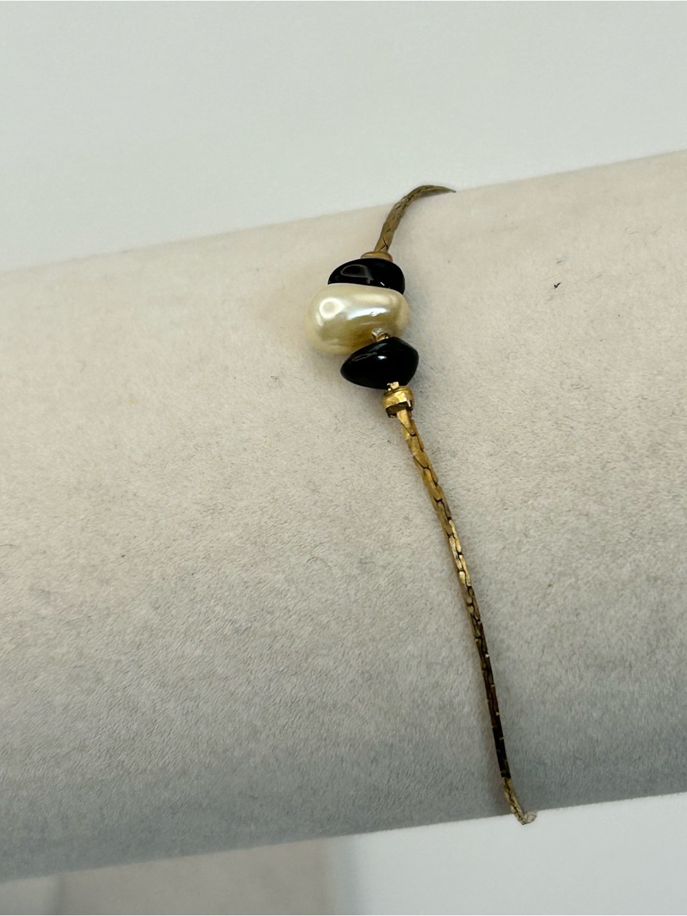 Vintage Faux Pearl Black Bead Bracelet 7" Gold-Tone Slim Chain